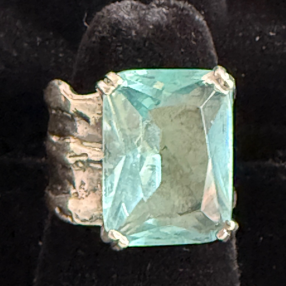 Silpada Silver ring with aquamarine-colored glass/stone - Picture 3 of 8